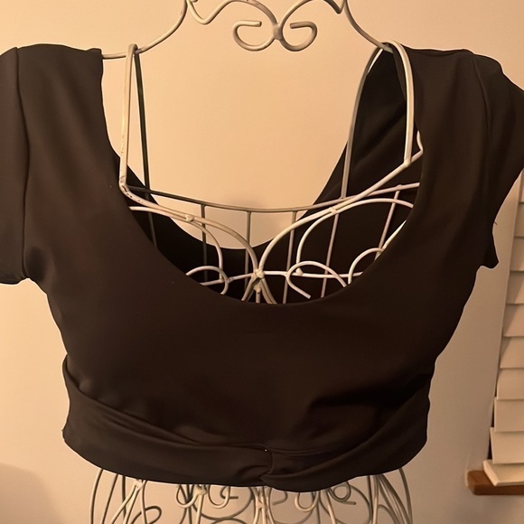 Mono b Women's Black Cap Sleeve Knot Front Athletic Top Size L - Picture 4 of 9